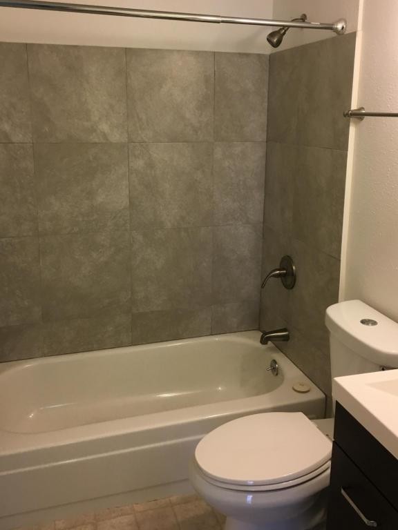 Building Photo - 922 S Dearborn Way  Apt 3