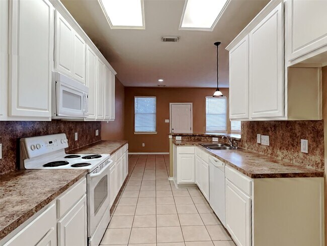 Foto del edificio - 6220 Stoney Creek Dr