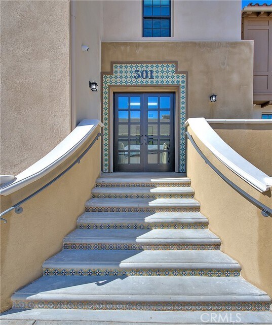 Foto del edificio - 501 W Foothill Blvd
