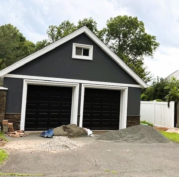 Building Photo - 13 Ellsworth Dr