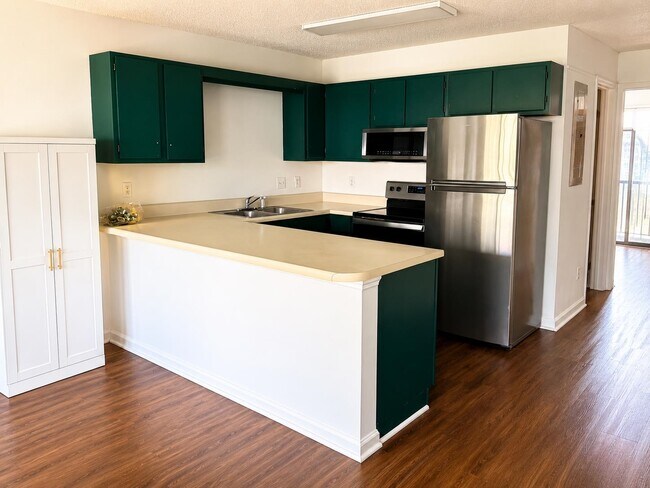 Building Photo - 510 Fairwood Lakes Dr