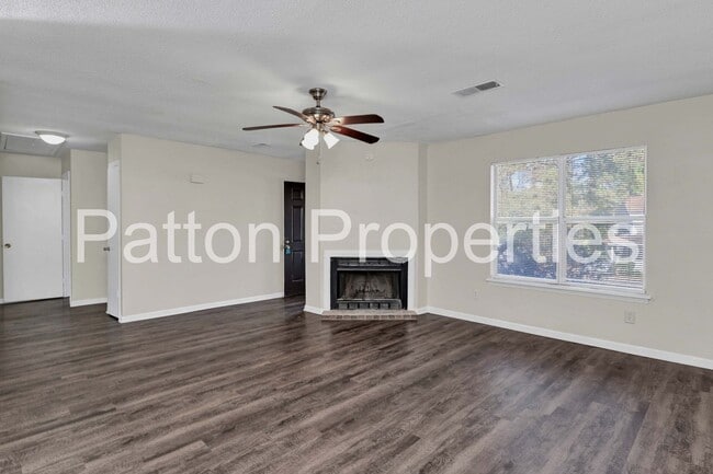 Building Photo - 1705 Springwoods Lake Dr