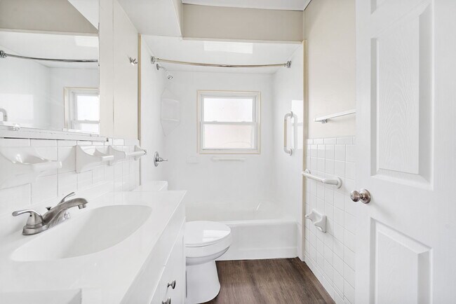 Foto del edificio - 14621 Agnes St