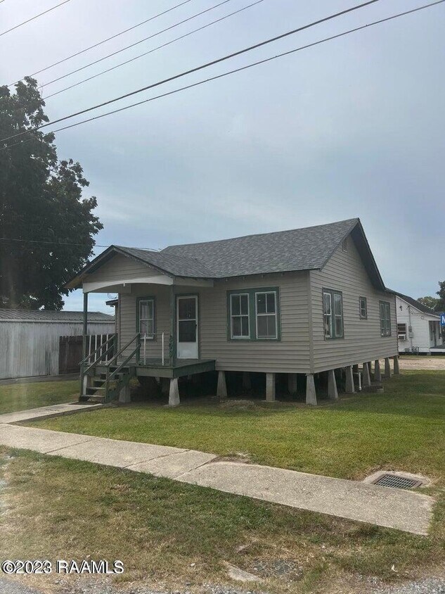 Primary Photo - 309 N Broadway St