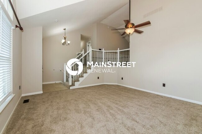Foto del edificio - 3 Bedroom Pet-Friendly Home in Lee's Summi...