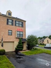 Building Photo - 2001 Yorktown S