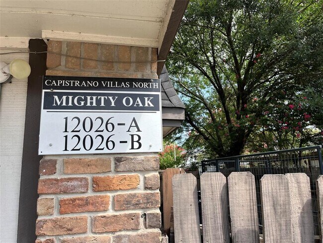 Foto del edificio - 12026 Mighty Oak Dr