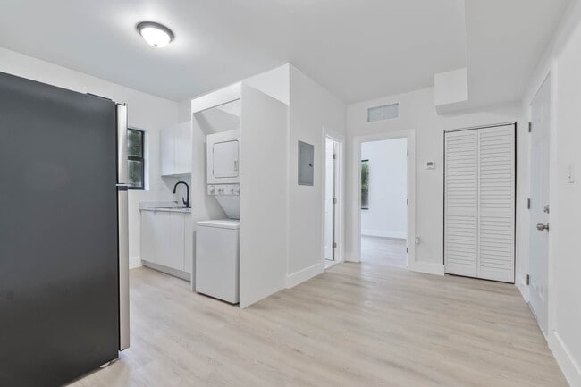 Foto del edificio - 858-866 NW 3rd St