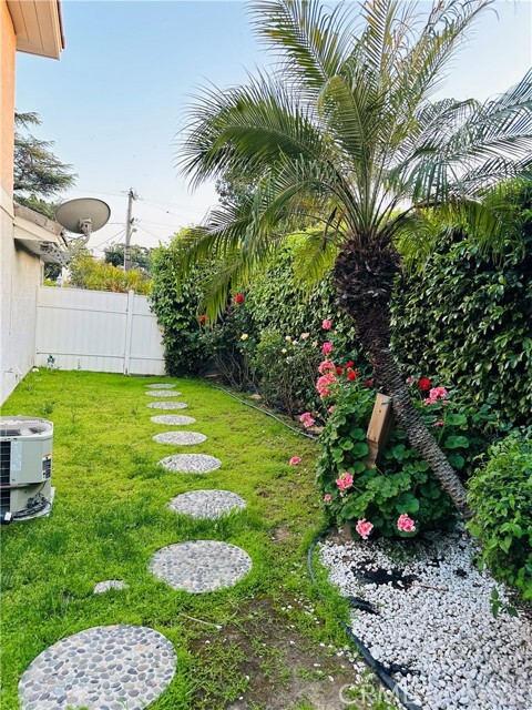 Foto del edificio - 555 W Lemon Ave