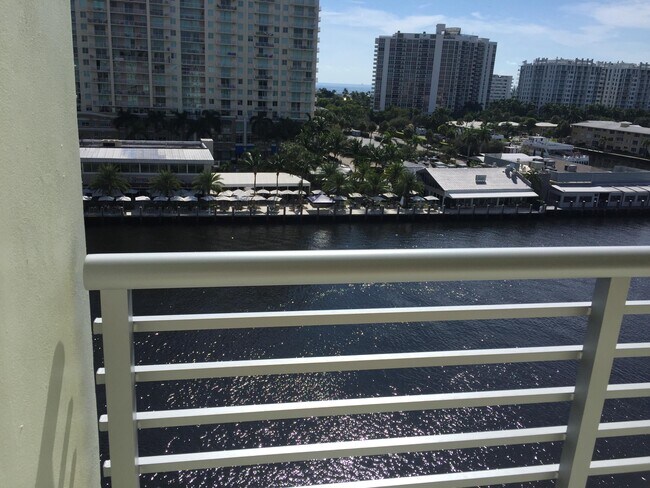 Foto del edificio - 2900 NE 30th St