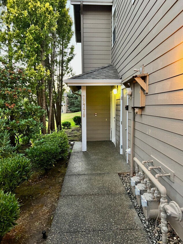 22770 SE 13th Ln Unit B1, Sammamish, WA 98075 Condo for Rent in
