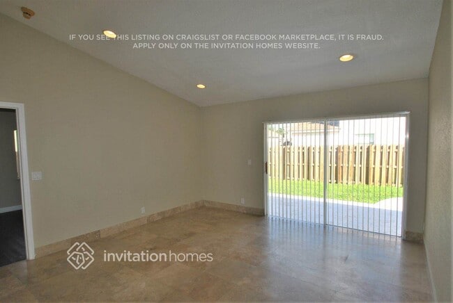 Building Photo - 9507 NW 52nd Manor