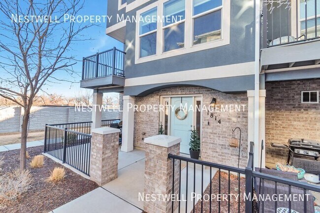 Foto del edificio - **$250 OFF 1ST MONTH'S RENT** - Stunning 3...
