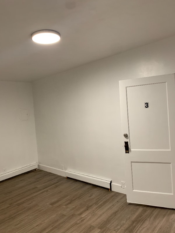 Building Photo - 709 Carothers Ave