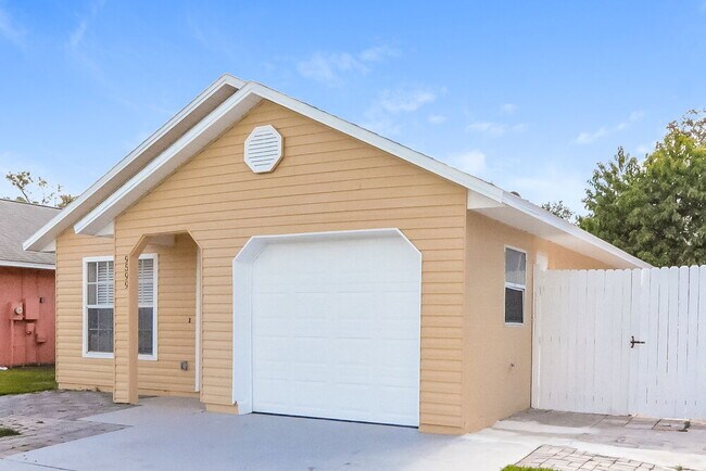 Foto del edificio - 9599 Lupine Ave