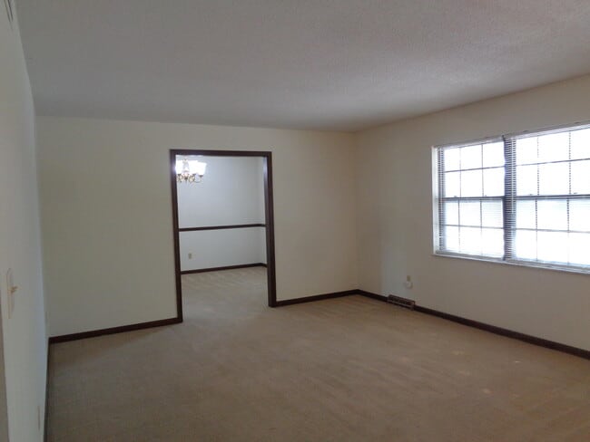 Building Photo - 4207 Faurot Dr