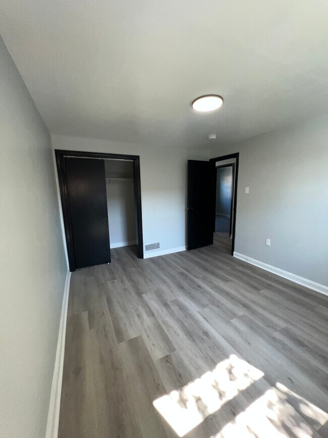 Foto del edificio - 2621 Price St