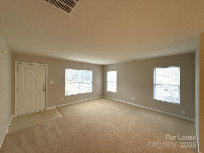 Foto del edificio - 1323 Winding Branch Ct