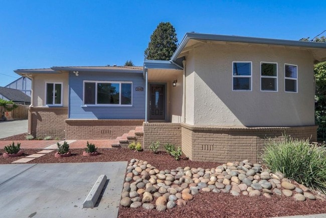Building Photo - 3848 Somerset Ave