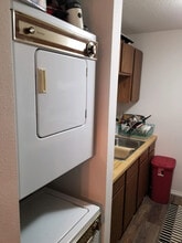 Building Photo - 10 Juniper Trl