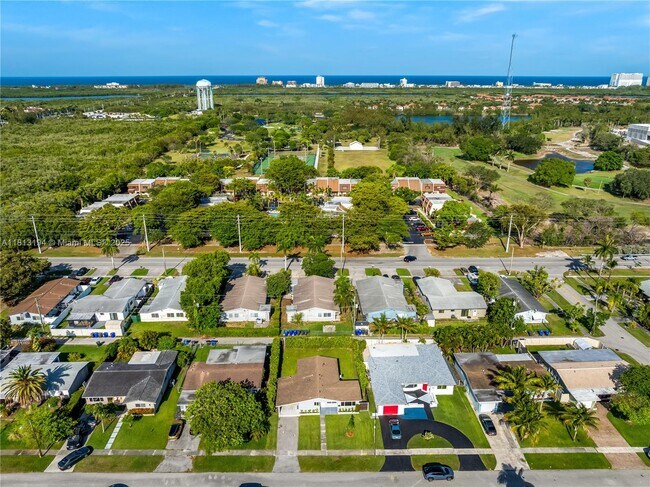 Foto del edificio - 2111 N 14th Ct