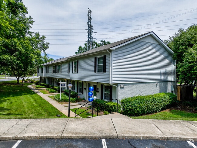 Building Photo - Lexington Commons