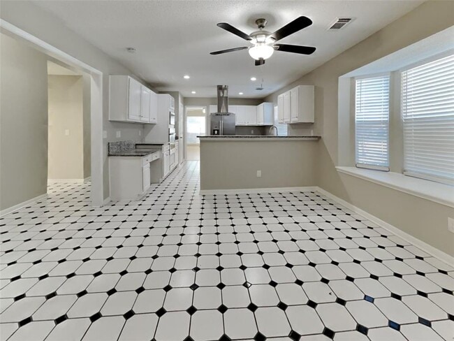 Building Photo - 13938 Fair Park Dr