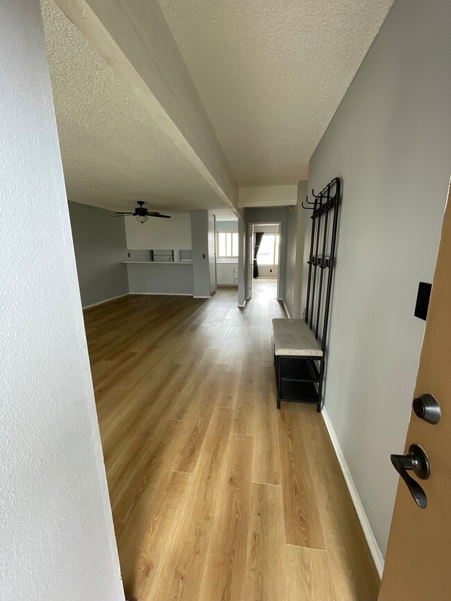 Foto del edificio - 4125 Mount Alifan Pl