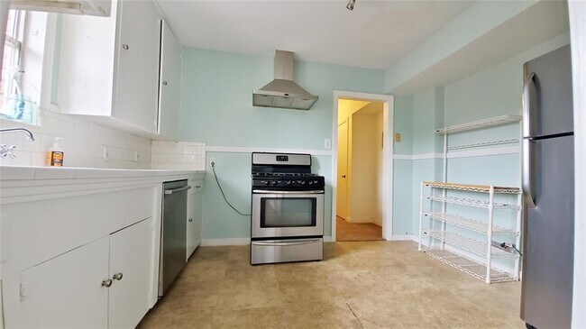 Building Photo - 2020 McClendon St
