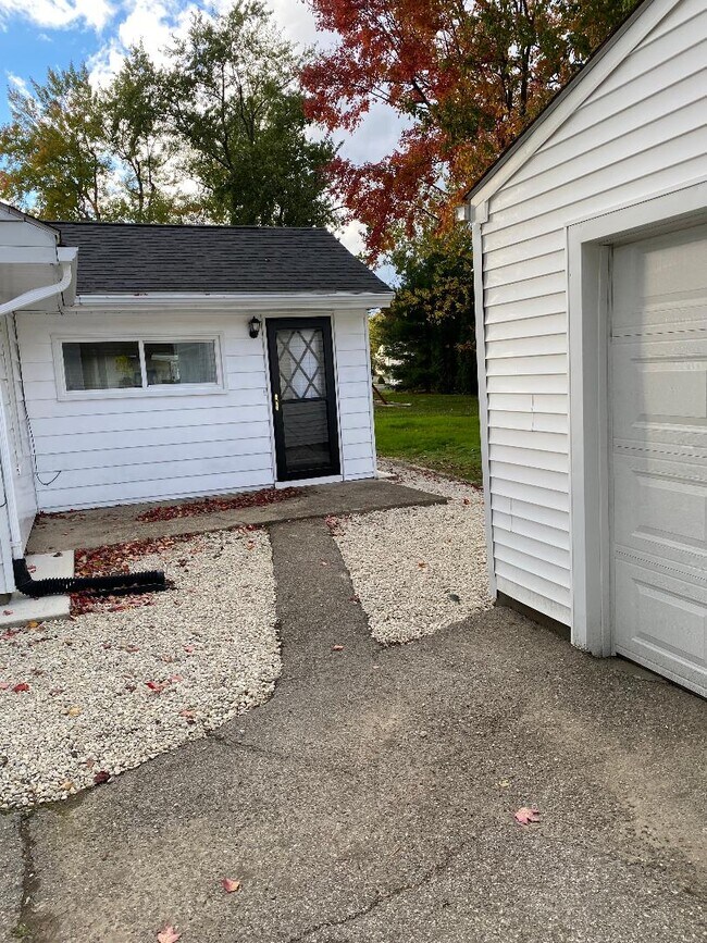 Foto del edificio - 130 Fairground Blvd