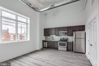 Building Photo - 1705 Jackson St