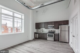 Building Photo - 1705 Jackson St