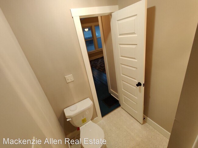 Foto del edificio - 3 br, 2 bath House - 109 W Locust