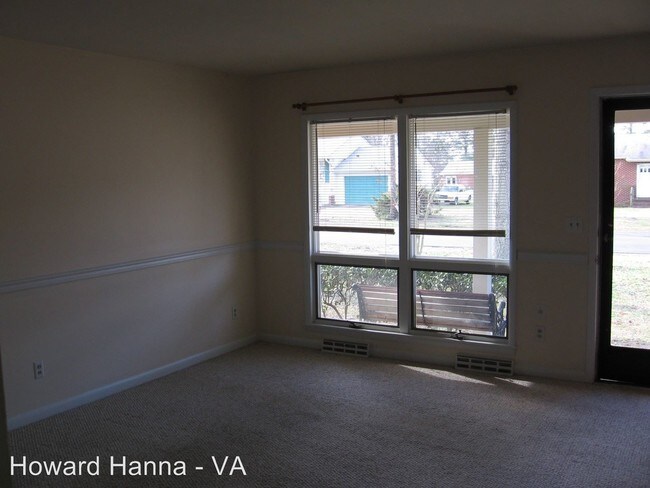 Building Photo - 3 br, 2 bath House - 220 Edgewood Drive