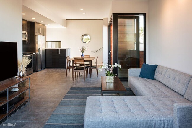 Building Photo - 2 br, 2 bath Apartment - 2014 30th Street 202