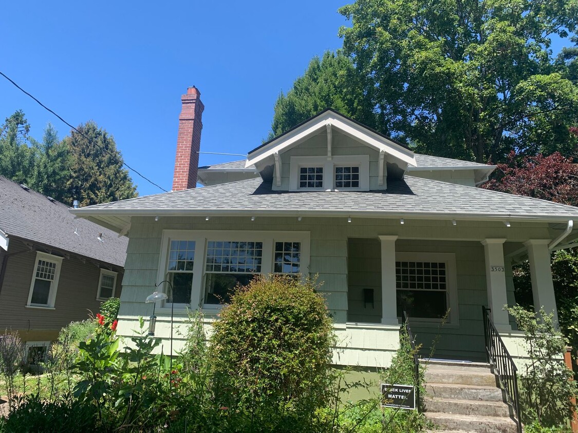 Primary Photo - Charming 2 bedroom SE Portland Bungalow.