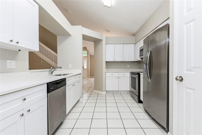 Building Photo - 2600 Chatham Cir