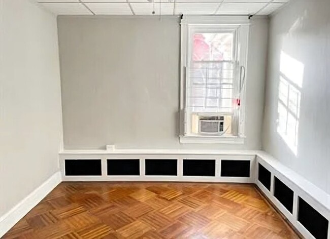 Building Photo - 301 E 33rd St