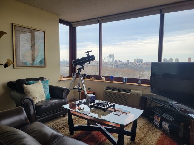 GWB View from the Livingroom - 100 Old Palisade Rd