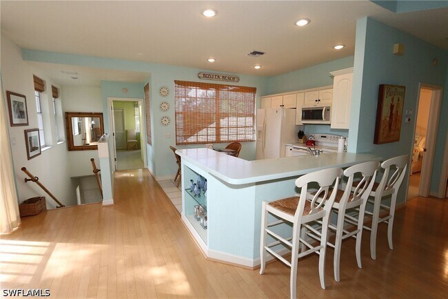 Building Photo - 25100 Goldcrest Dr