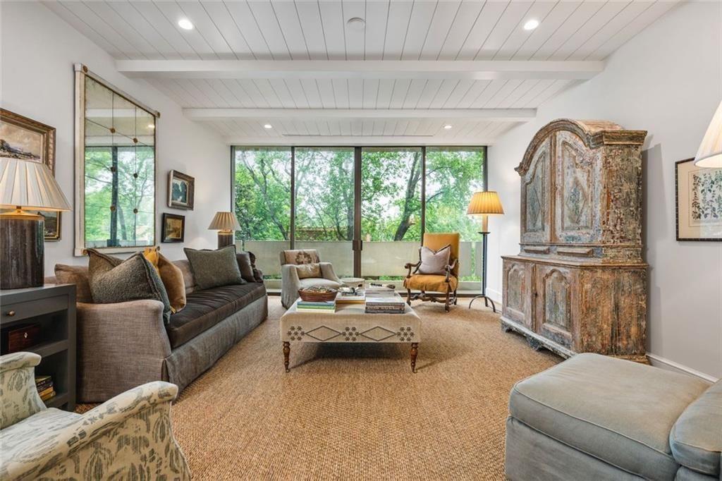 Foto principal - 2575 Peachtree Rd NE