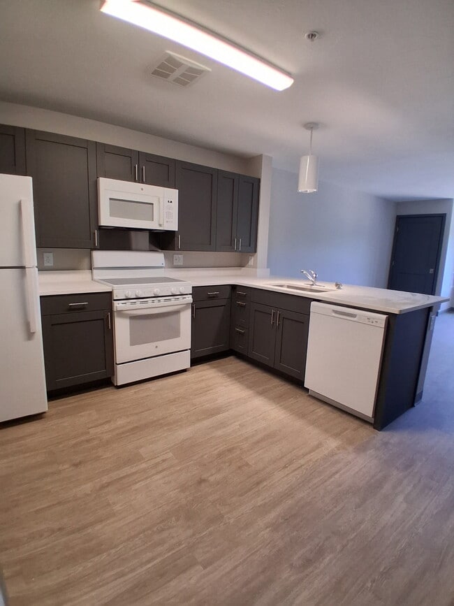 Building Photo - Parkview Apartments