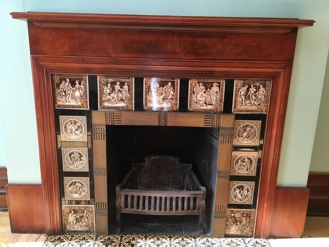 mantel - 25 Lafayette Ave SE