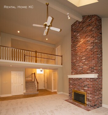 Building Photo - Elegant and Spacious Maintenance-Provided ...