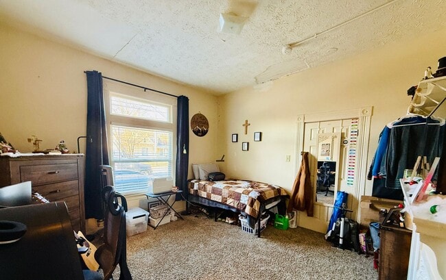 Foto del edificio - 424 Woodland Ave