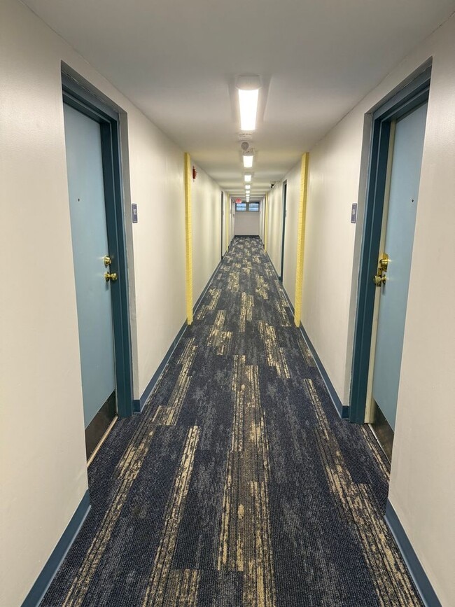 Building Photo - Beaver Plaza - 103