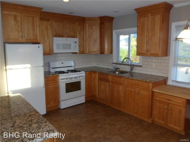 Building Photo - 2 br, 1 bath Apartment - 366 Columbus Ave