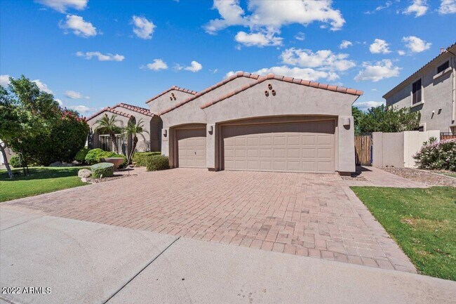 Foto del edificio - 4400 S Oleander Dr