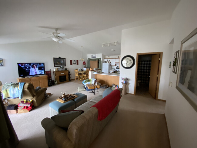 Building Photo - Woodland Park Apartments