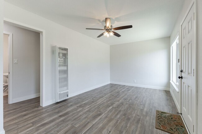 Foto del edificio - Fully Renovated 2BR/1BA Unit in Altadena –...